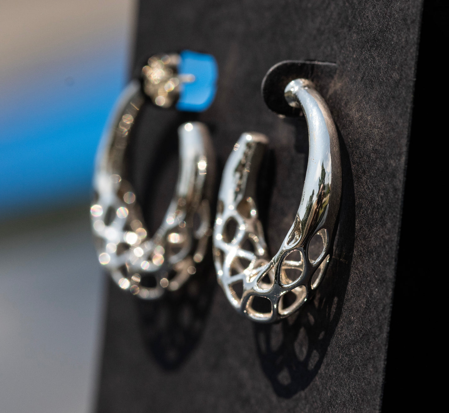Matrix ear hoop