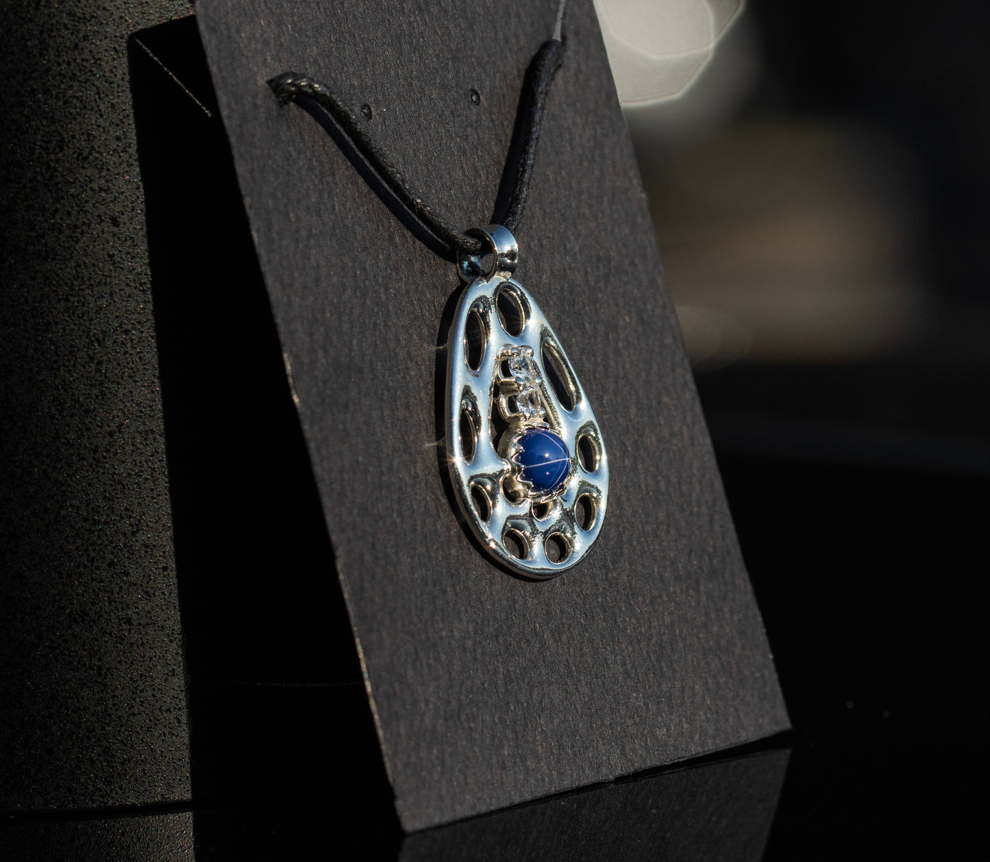 Goshow Pendant