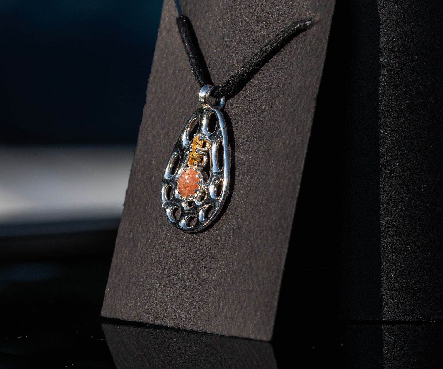 Goshow Pendant