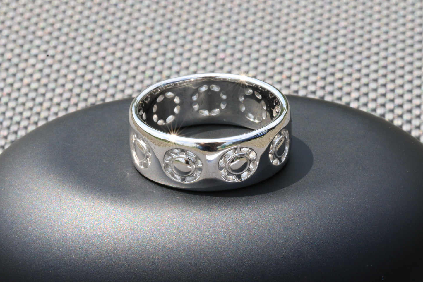 Medallion band