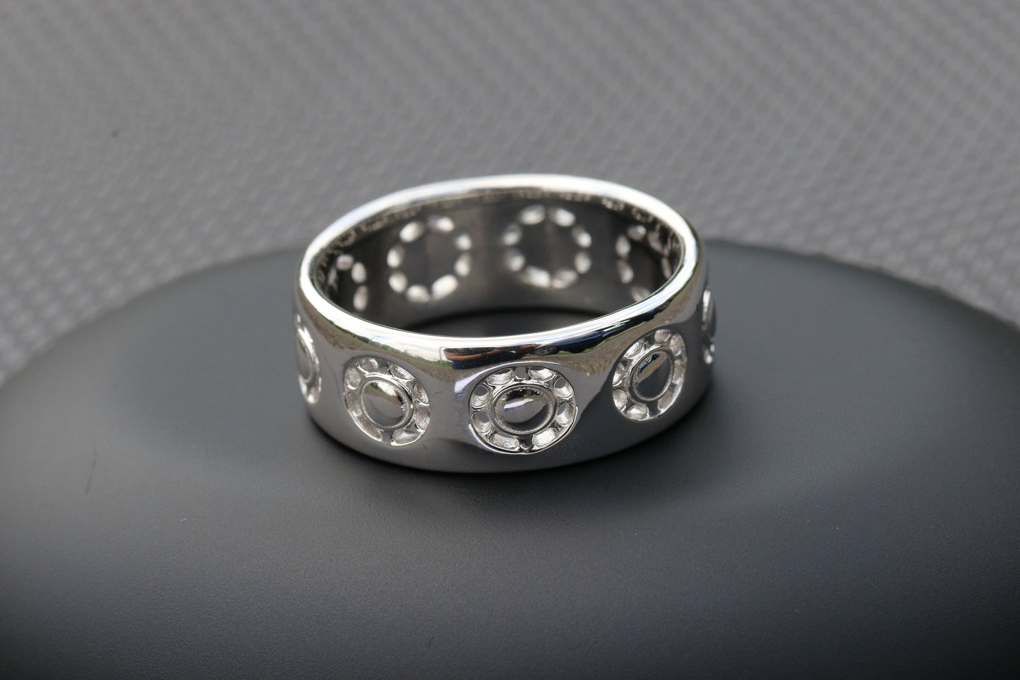 Medallion band