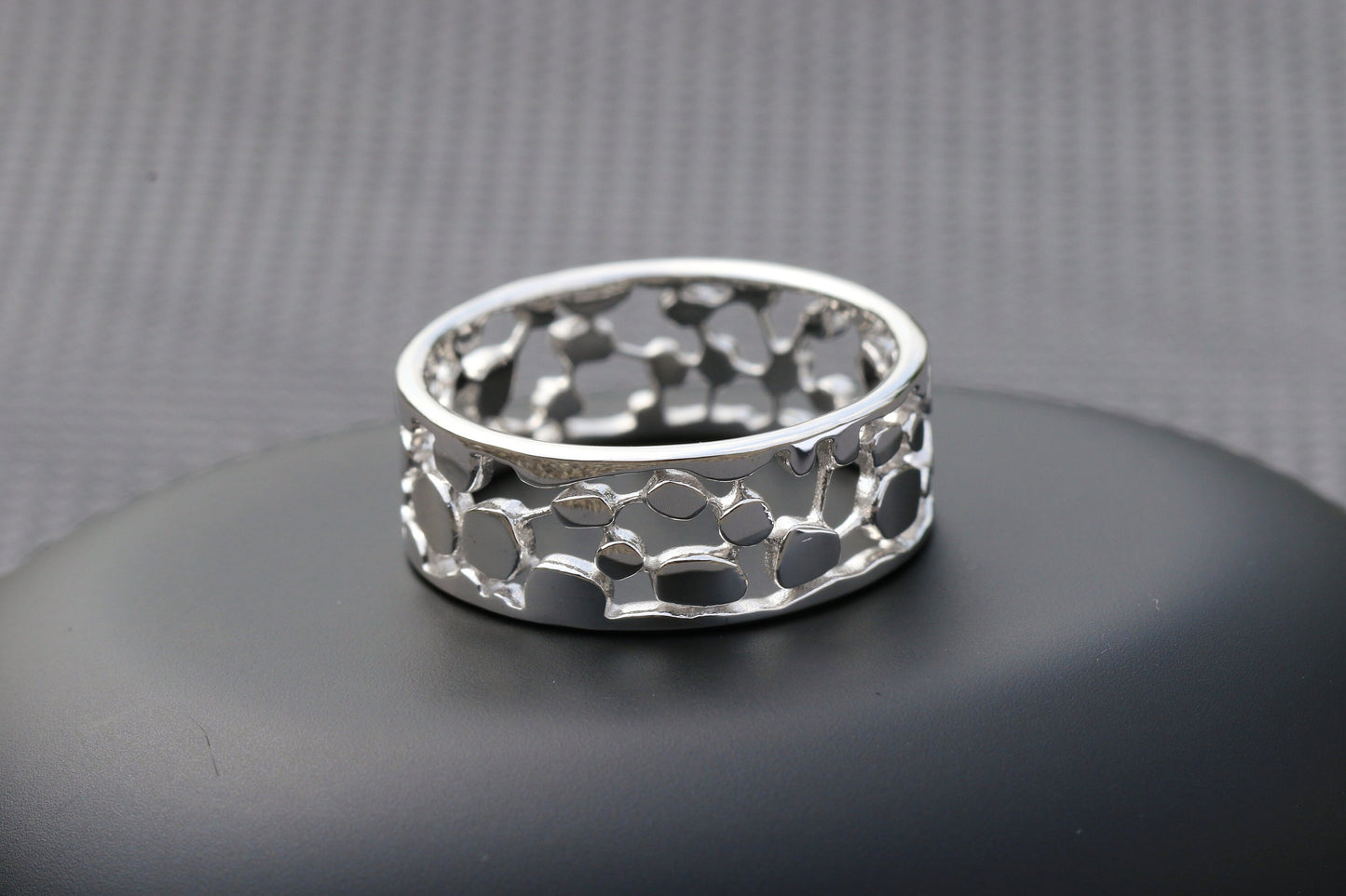 Cobble road ring