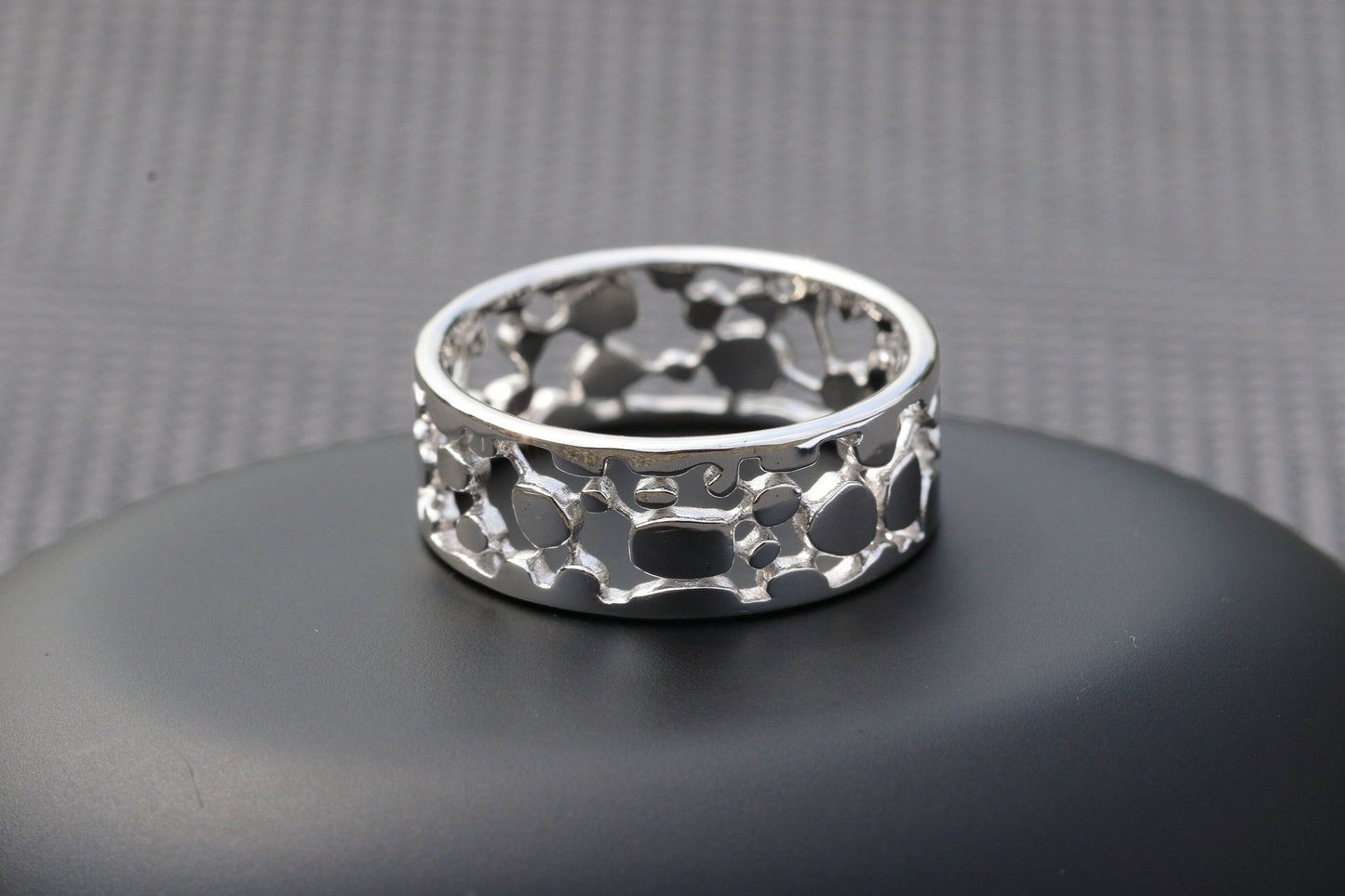 Cobble road ring