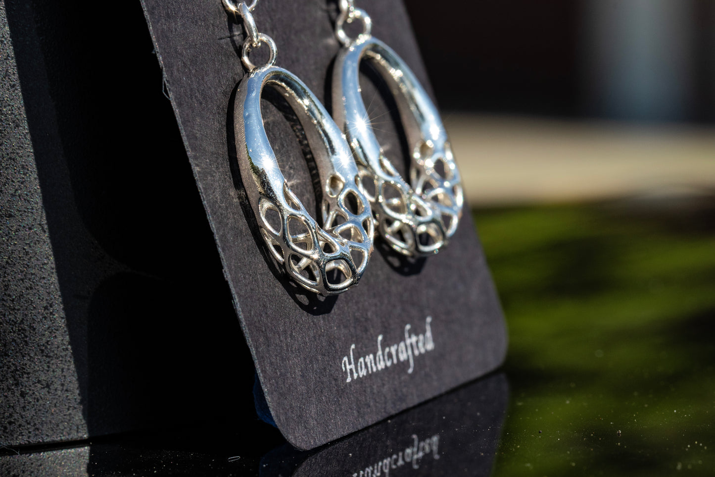 Matrix ear hoop